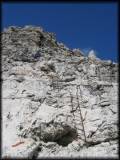 Auf der sehr luftigen Leiternserie hinab zur Bocchetta Bassa dei Massodi - das kleine blaue Männlein da oben bin ich :-)