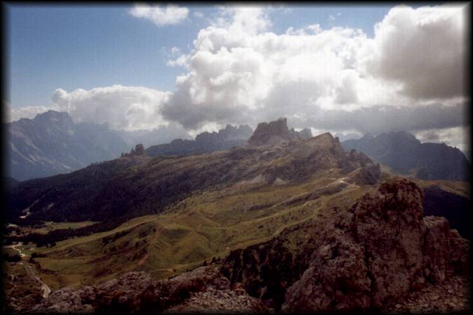 Monte Averau und die Cinque Torri - die Gegend ist mir noch von Transalp 2001 in bester Erinnerung