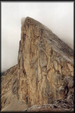 Zum Glück mußten wir nicht die steile Flanke des Piccolo Vernel hinauf, sondern konnten von Klettersteig die Aussicht auf den Gipfel genießen