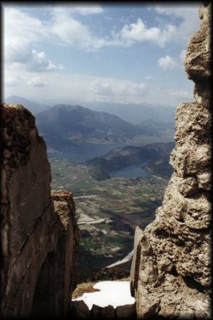 Herrlicher Tiefblick aus der zerstörten Festung Spitz Verle