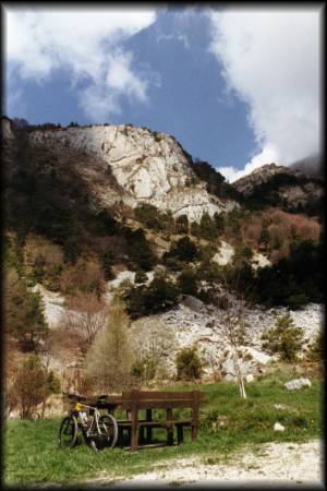 Wunderschöner Rastplatz unterhalb des Monte Stivo Höhenzugs auf dem langen Weg zum Lago di Cei