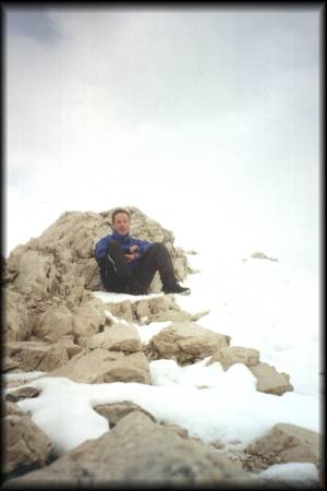 "Sit-In" im Schnee - Relaxen am Alpspitz-Gipfel