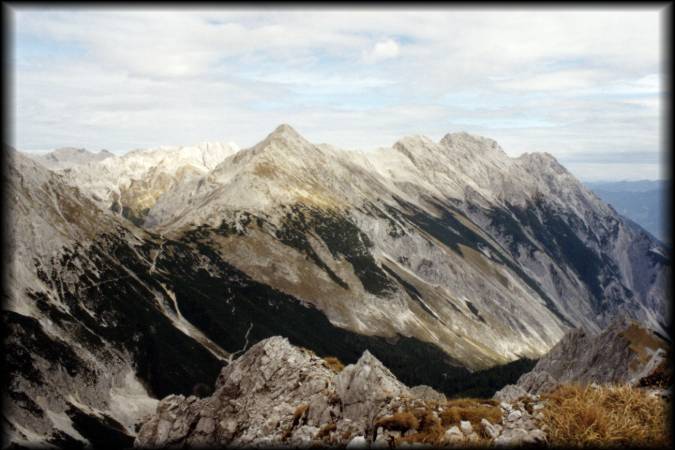 Schöner Blick zurück von der Lattenspitze: Wilde-Bande-Steig, Lafatscherjoch, Speckkarspitze und Bettelwürfe