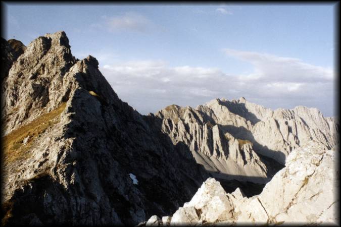 Nicht mehr weit: An der Mandlscharte bot sich eine wunderbare Aussicht auf die Nordkette mit dem Innsbrucker Klettersteig