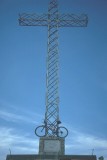 Riesiges eisernes Kreuz am Monte Maggio