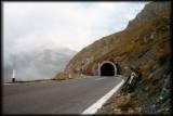 Umfahrung des Straßentunnels links herum kurz vorm Passo Gavia
