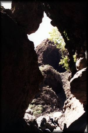 Die Schlüsselstelle der Masca-Schlucht von unten: Hier konnte man "40 €-Touristen" sehen, die auf ihrem Hintern die Felsen runterrutschten ...
