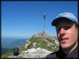 Ich am Benediktenwand-Gipfel - der Abstieg über den Ostgrat sollte easy going werden im Vergleich zum Maximilianweg durch die Nordwand